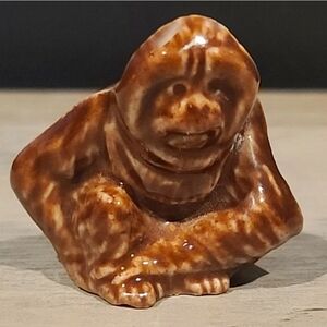 Orangutan Wade England Figurine Self Sitter [ Read Details ]